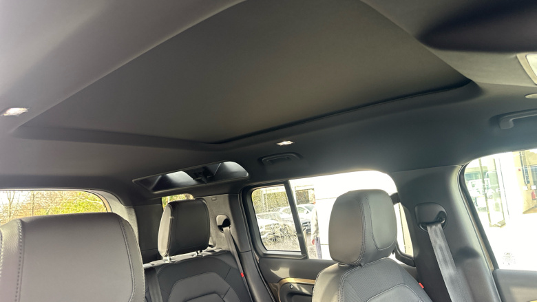 Land Rover Defender 3.0 D250 X-Dynamic SE 110 5dr Auto Diesel Estate